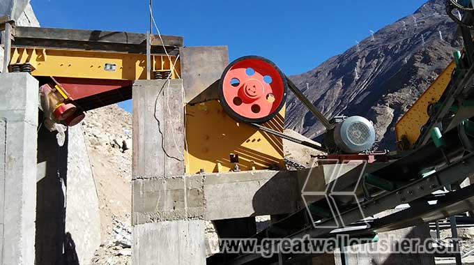 small jaw crusher PE 250 x 400 for granite crushing plant South Africa 